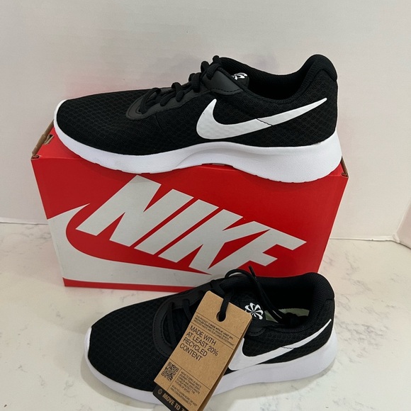 Nike Classic Black and White Running Shoes - Picture 6 of 8